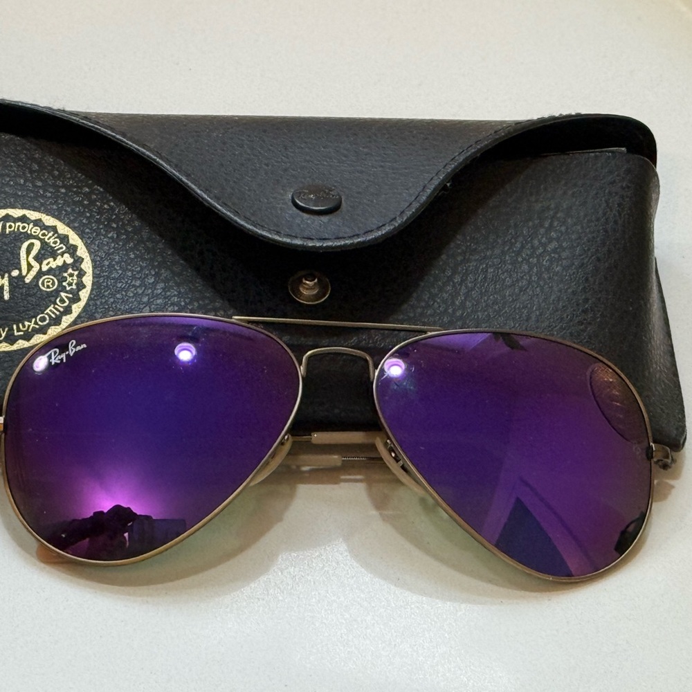 Nearly new no scratches Ray-Ban Aviator Sunglasses with Purple Lenses
